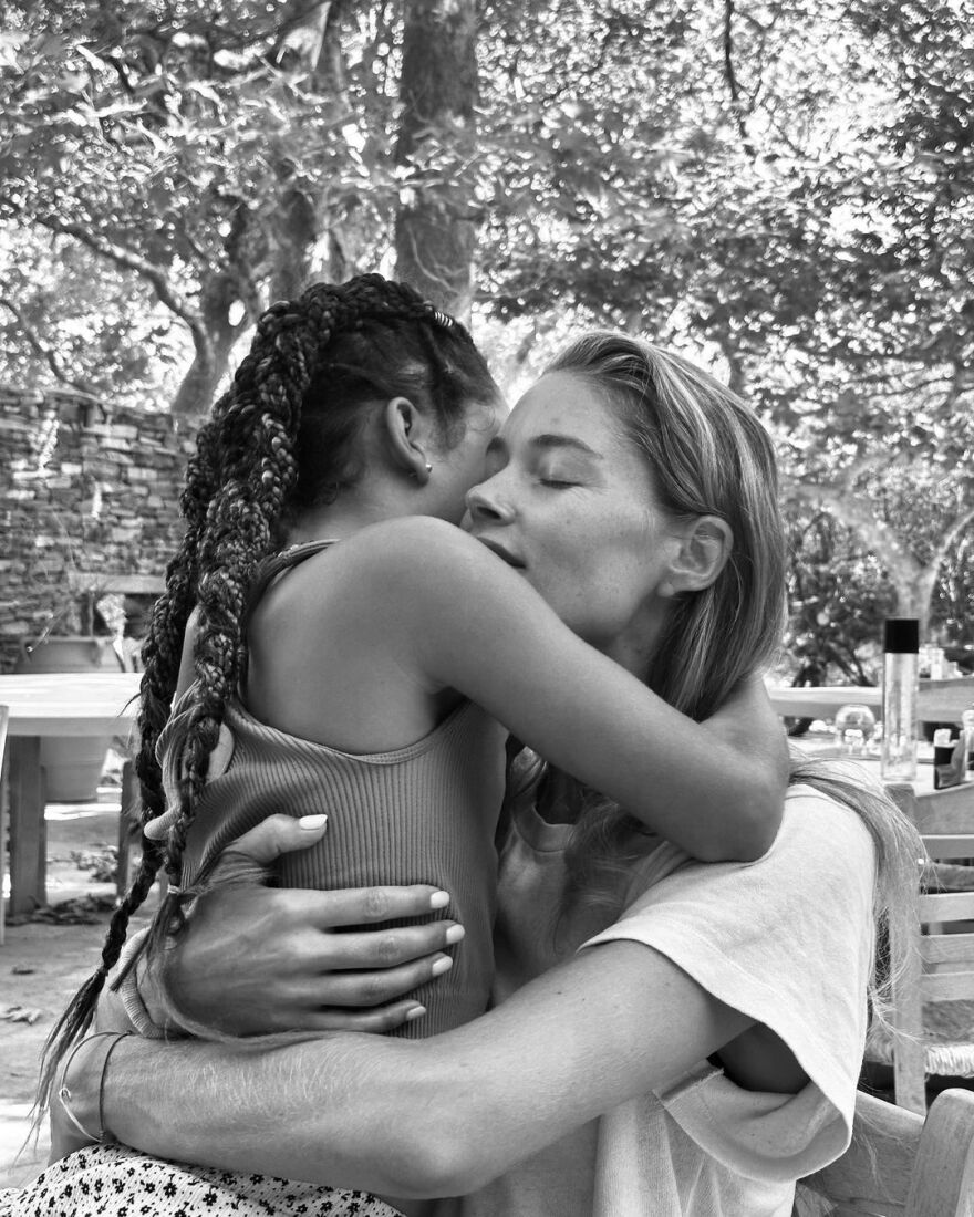 H Ντάουτσεν Κρους αποθεώνει την Ελλάδα με στίχους του Οδυσσέα Ελύτη