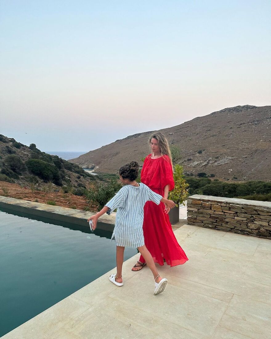 H Ντάουτσεν Κρους αποθεώνει την Ελλάδα με στίχους του Οδυσσέα Ελύτη