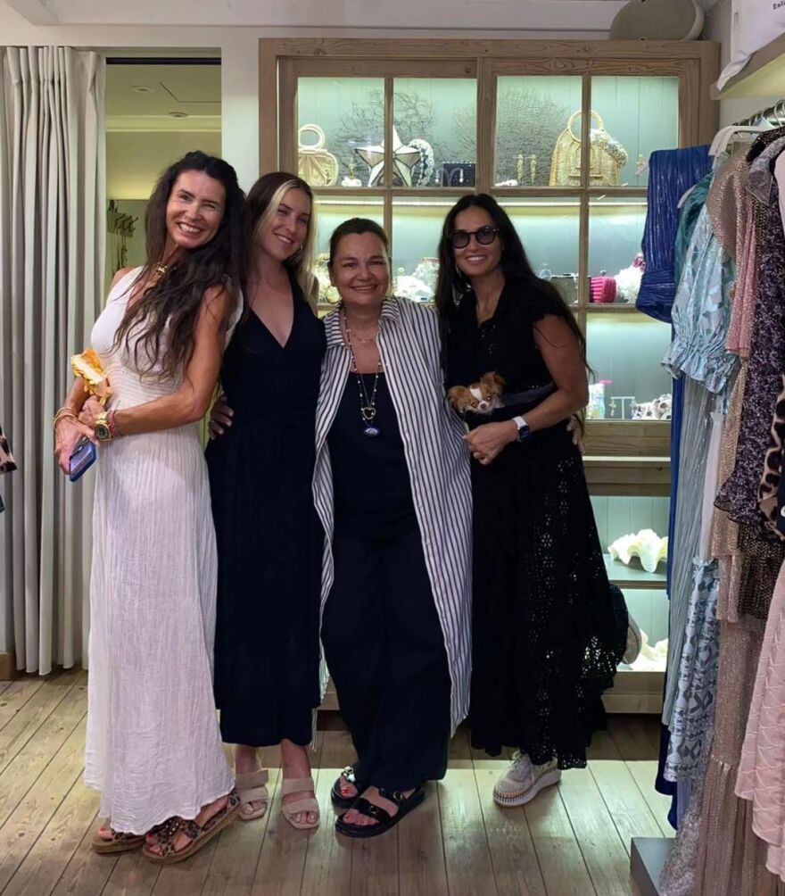 Ντέμι Μουρ: Στην Κεφαλονιά η ηθοποιός μετά το ταξίδι της στη Μύκονο