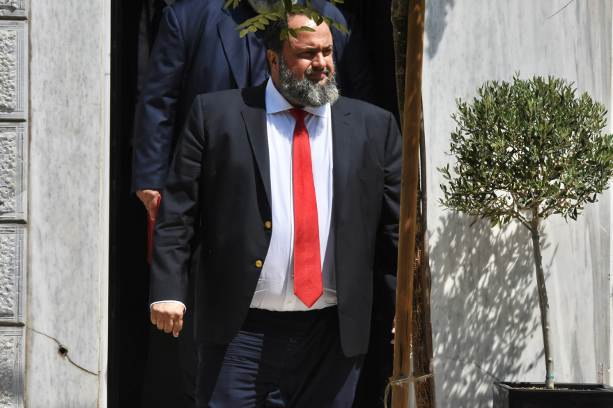 Μέγαρο Μαξίμου: Η στιγμή της αποχώρησης των προέδρων Ολυμπιακού, Παναθηναϊκού και ΑΕΚ