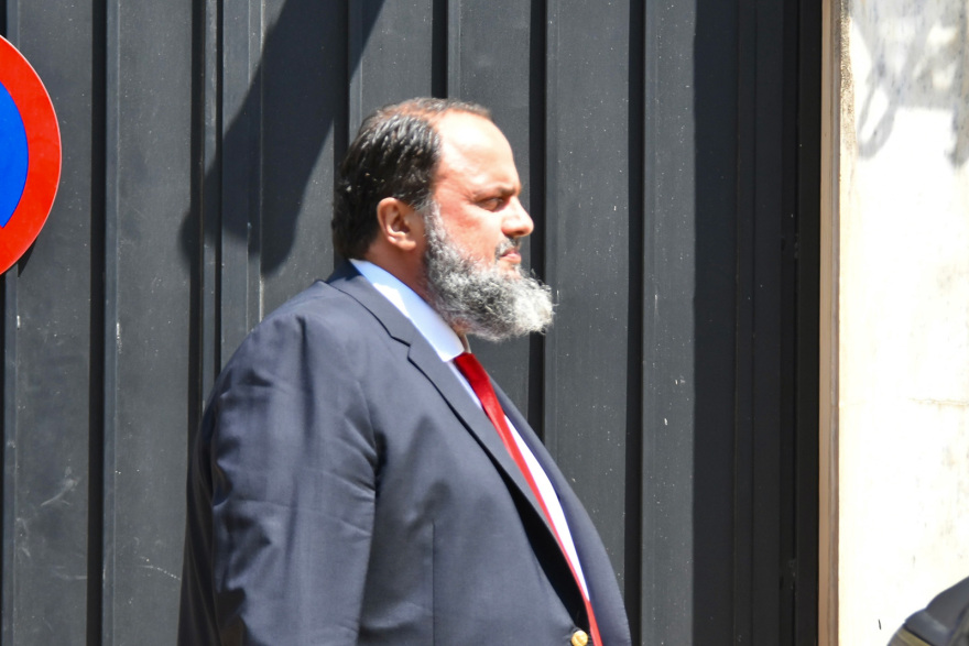 Μέγαρο Μαξίμου: Η στιγμή της αποχώρησης των προέδρων Ολυμπιακού, Παναθηναϊκού και ΑΕΚ