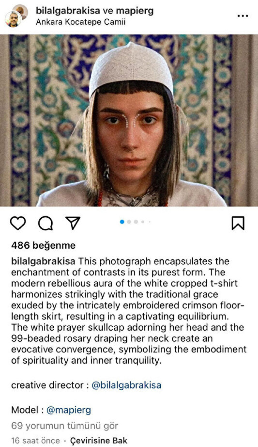 Τουρκία: Σάλος για το μοντέλο που φωτογραφήθηκε με την κοιλιά έξω στο μεγαλύτερο τζαμί της Άγκυρας