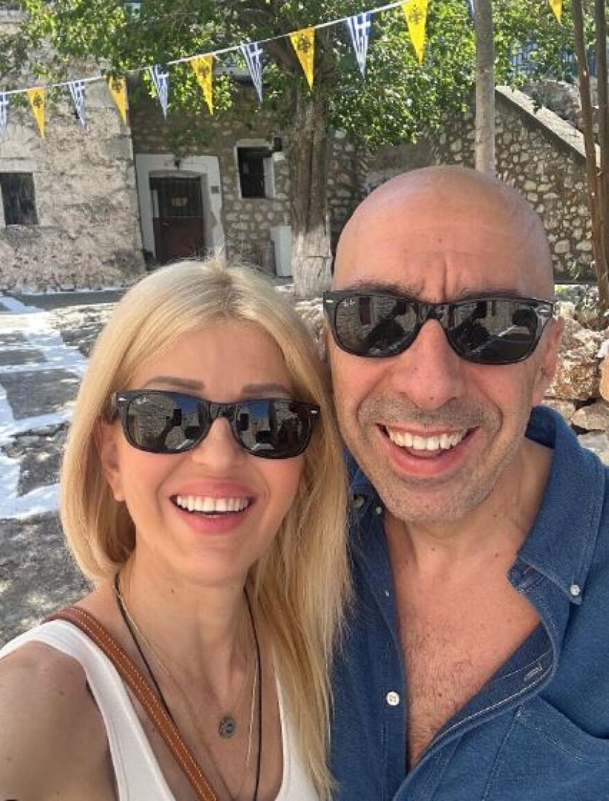 Έλενα Ράπτη - Γιάννης Μπρατάκος: Κάνουν διακοπές στη Μάνη - Δείτε φωτογραφίες