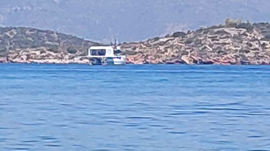 Πόρος: Τα Mega Yachts «Mogambo» και «Power Play» του συνιδρυτή της WhatsApp στα ανοιχτά του Ρωσικού Ναυστάθμου