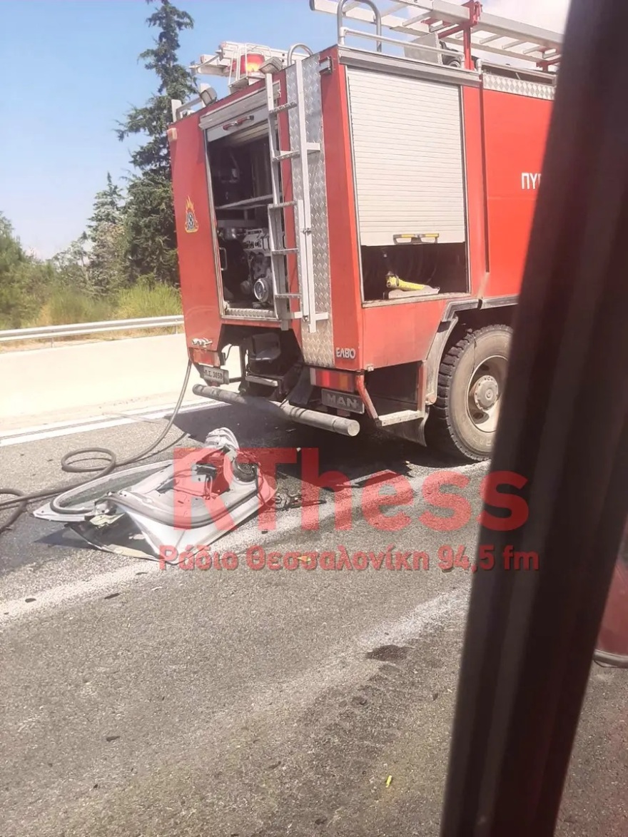 Θεσσαλονίκη: Νεκροί οι γονείς, σοβαρά τραυματισμένα τα δύο παιδιά σε τροχαίο στη Θεσσαλονίκης – Σερρών