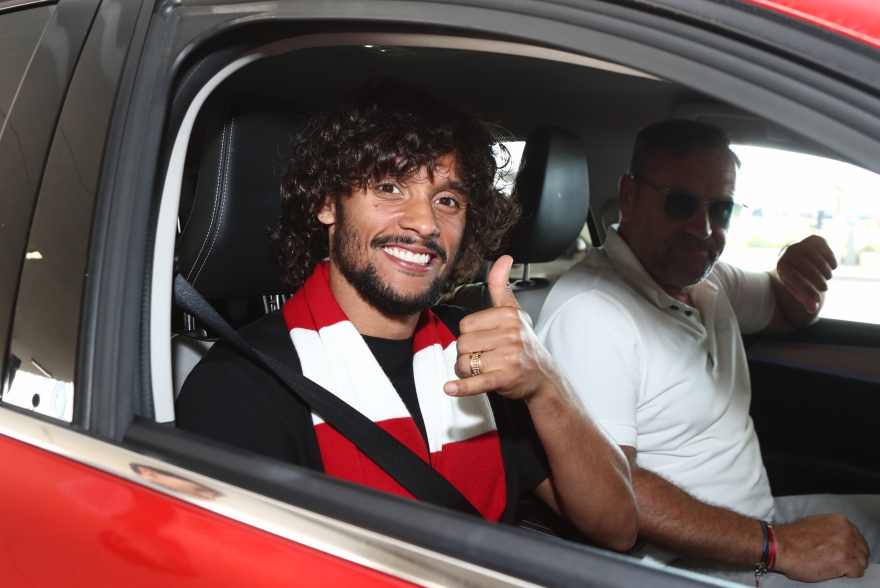 Ολυμπιακός: Έφτασε στην Αθήνα και υπογράφει ο Σκάρπα - Δείτε φωτογραφίες και βίντεο 