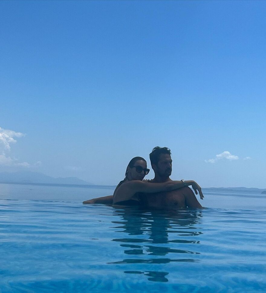  Μπέττυ Μαγγίρα: Τα καλοκαιρινά της στιγμιότυπα με τον Δημήτρη Μάζη