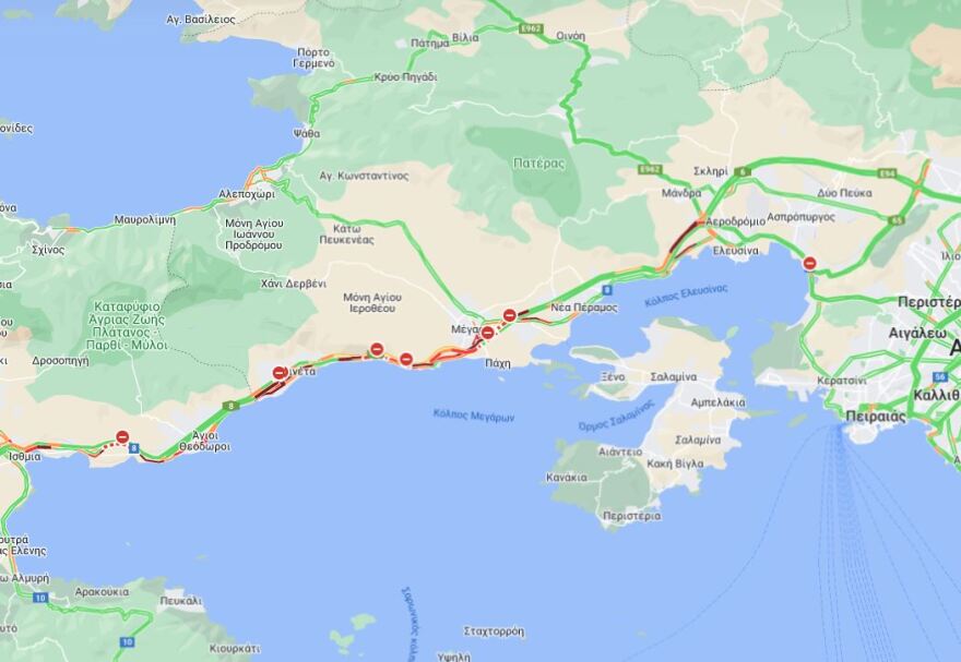 Εθνική Οδός Αθηνών-Κορίνθου: Μεγάλη ταλαιπωρία για τους οδηγούς λόγω της φωτιάς στο βυτιοφόρο