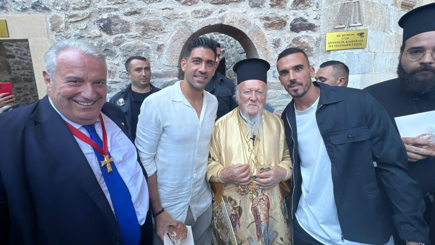 Δείπνο προς τιμήν του Οικουμενικού Πατριάρχη Βαρθολομαίου από τον Σάκη Κεχαγιόγλου