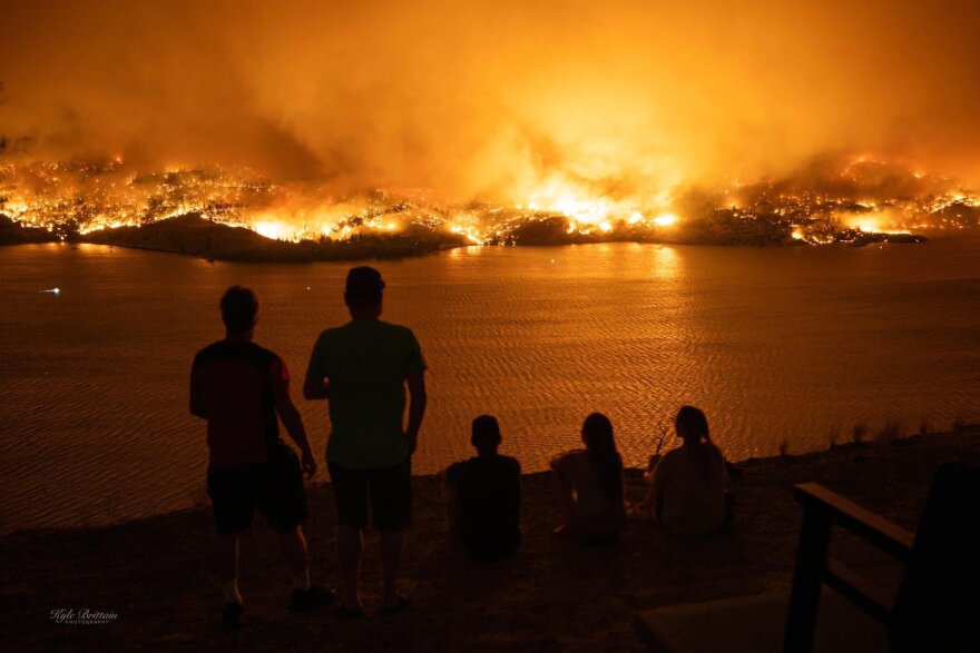 Φωτιές στον Καναδά: Τεράστια μέτωπα απειλούν ολόκληρες πόλεις, απομακρύνθηκαν χιλιάδες άνθρωποι