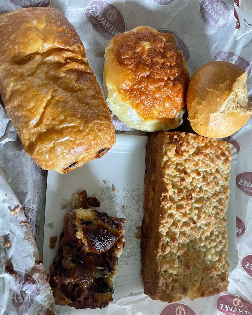 Λάουρα Νάργες: Η βόλτα με τον γιο της στη γειτονιά που μεγάλωσε - «Σε αυτόν τον δρόμο μεγάλωσε η μαμά»