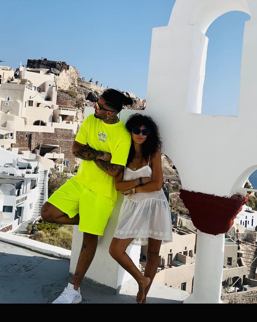 Μαρία Σολωμού - Mente Fuerte: Μαζί για διακοπές στη Σαντορίνη