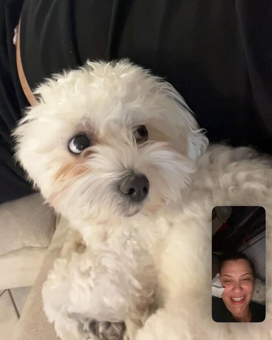 Λάουρα Νάργες: Η βόλτα με τον γιο της στη γειτονιά που μεγάλωσε - «Σε αυτόν τον δρόμο μεγάλωσε η μαμά»