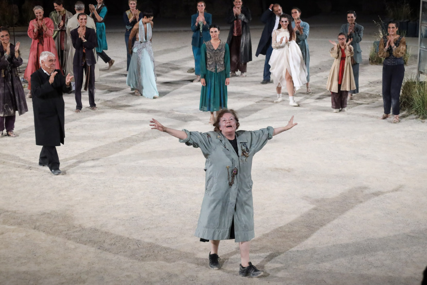 Αρχαίο Θέατρο Επιδαύρου: Αποθεώθηκαν οι συγκλονιστικές «Τρωάδες» - Δείτε φωτογραφίες