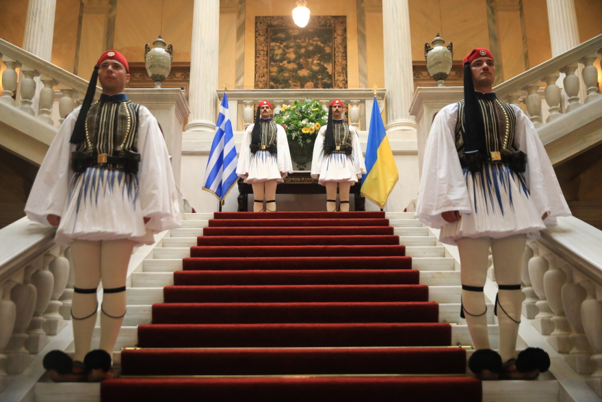 «Ευχαριστώ» Ζελένσκι σε Σακελλαροπούλου για την στήριξη της Ελλάδας στην Ουκρανία