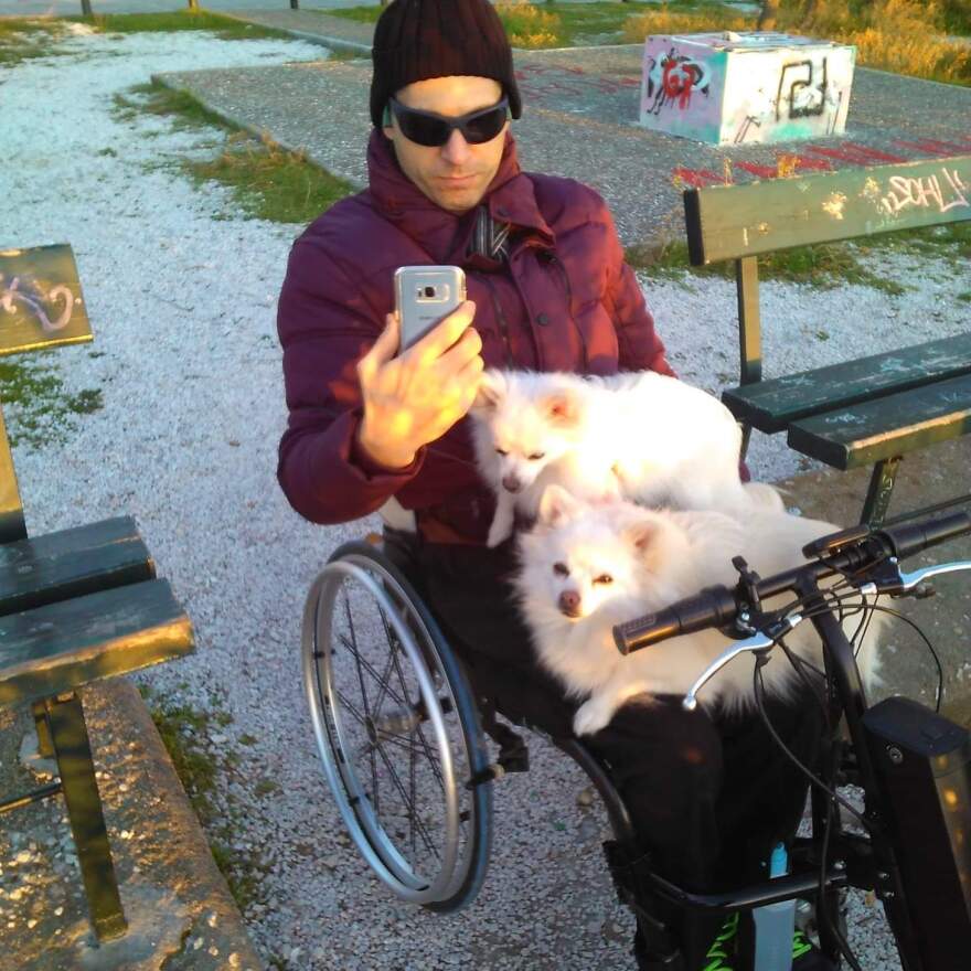 Βάρκιζα: «Τώρα θα γίνεις κανονικός άγγελος» - Θλίψη για τον 40χρονο που σκοτώθηκε στην Αθηνών - Σουνίου