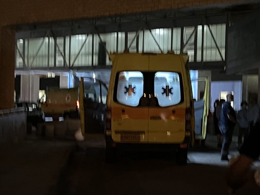 Φωτιά στην Αλεξανδρούπολη: Σε πλοίο στο λιμάνι ασθενείς του νοσοκομείου μετά την εκκένωση, σε τέντες τα σοβαρά περιστατικά - Δείτε βίντεο