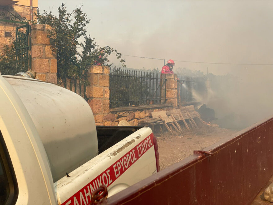 Φωτιά στην Αλεξανδρούπολη: Μάχη με τις αναζωπυρώσεις και τα μποφόρ - Ενισχύθηκαν τα εναέρια μέσα
