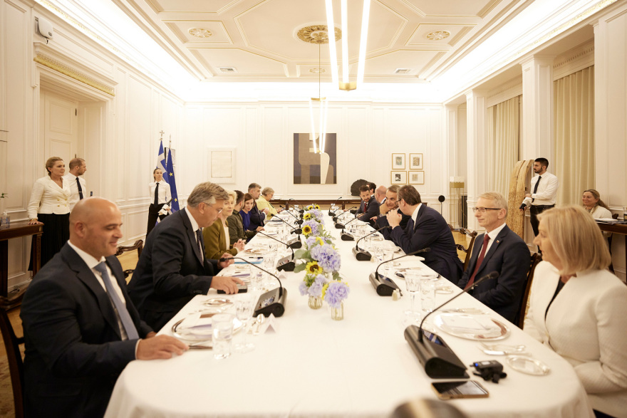 Μητσοτάκης: Δείπνο στους ηγέτες των Βαλκανίων και τους επικεφαλής της ΕΕ - Τι είπε με Ζελένσκι – Δείτε φωτογραφίες