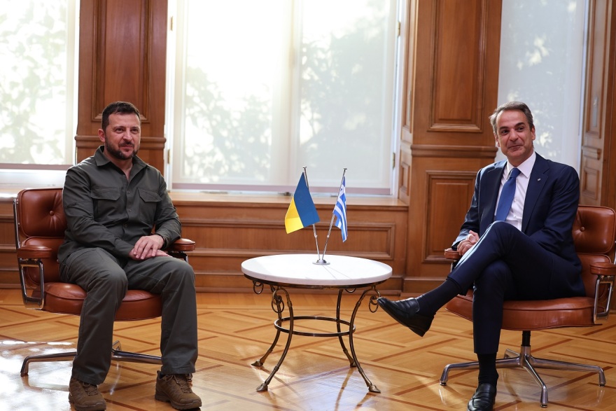  Μητσοτάκης - Ζελένσκι: Συνάντηση στο Μέγαρο Μαξίμου - Δείτε φωτογραφίες και βίντεο