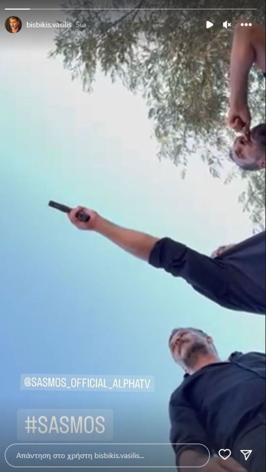 Σασμός: Με όπλο στο χέρι ο Βασίλης Μπισμπίκης στα γυρίσματα της σειράς