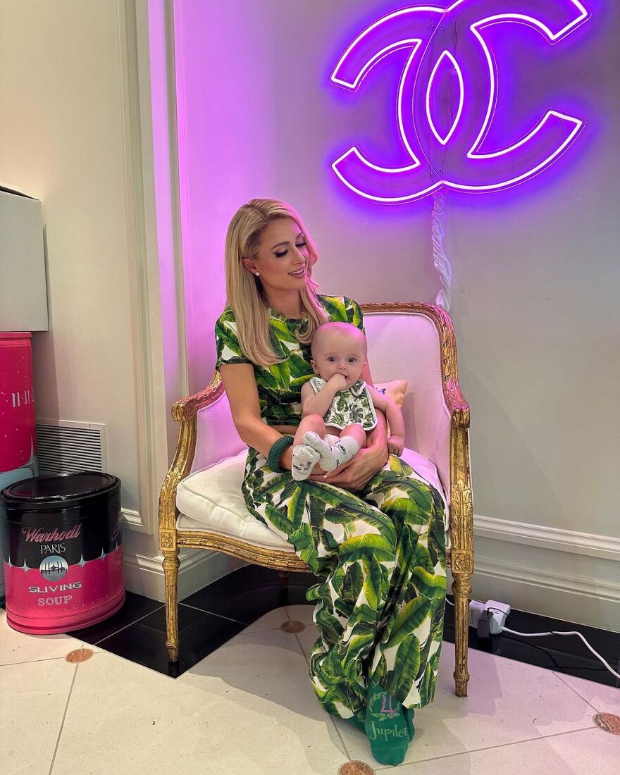 Πάρις Χίλτον: Οι νέες φωτογραφίες με τον οκτώ μηνών γιο της