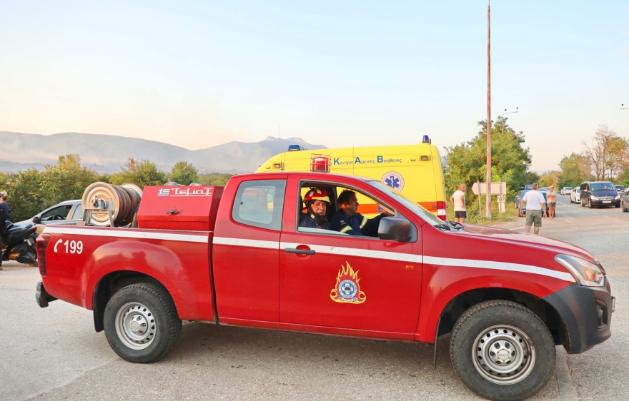 Φωτιά στην Καβάλα: Αγωνία για τις συνεχείς αναζωπυρώσεις 