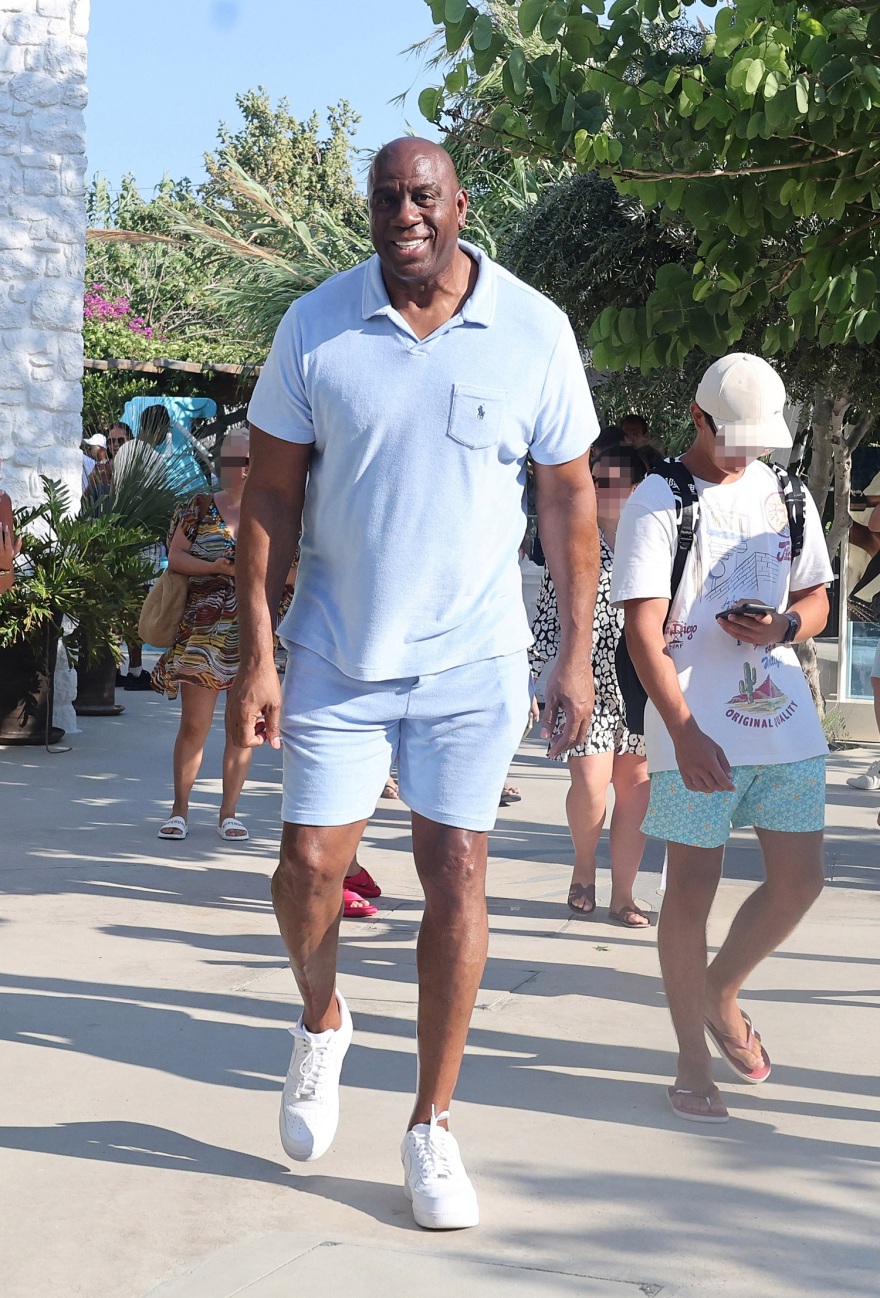 Μάτζικ Τζόνσον: Νέες φωτογραφίες του θρύλου του NBA από τη Μύκονο