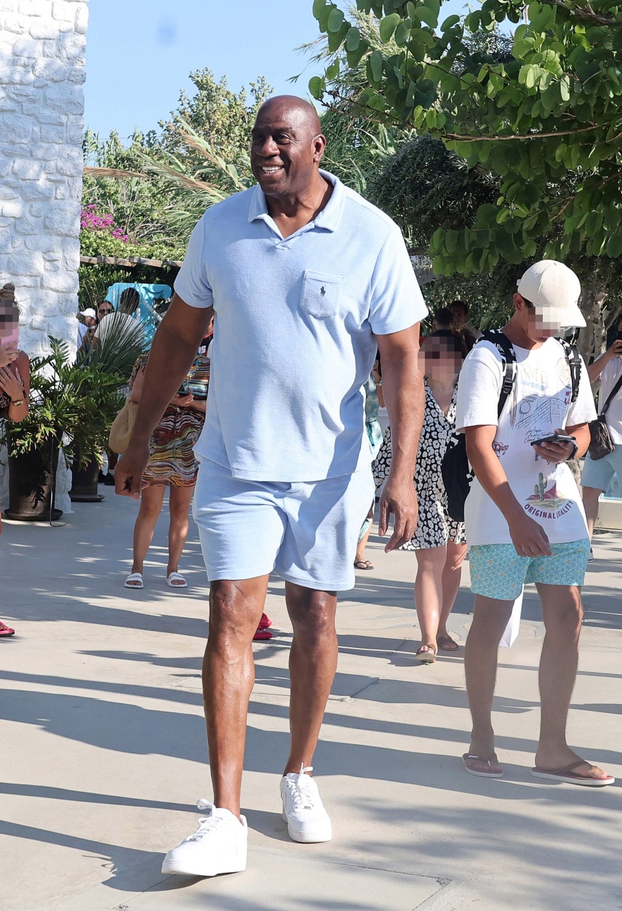 Μάτζικ Τζόνσον: Νέες φωτογραφίες του θρύλου του NBA από τη Μύκονο