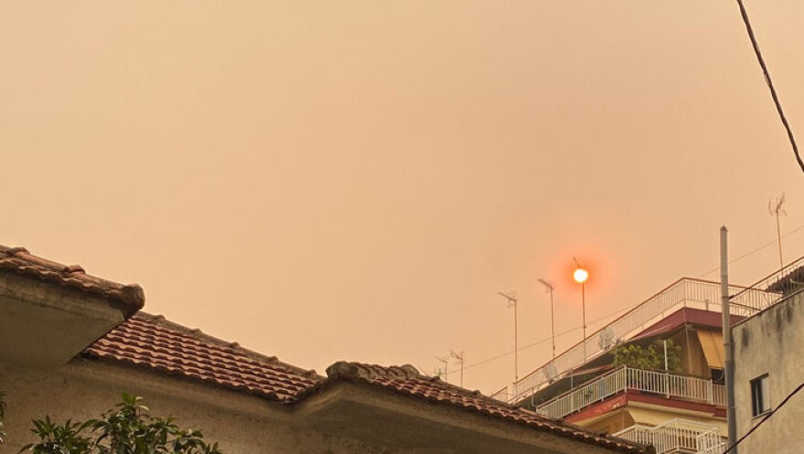 Φωτιές: 110.000 τετρ. χιλιόμετρα καλύπτει ο καπνός από τις πυρκαγιές το πρωί της Τρίτης
