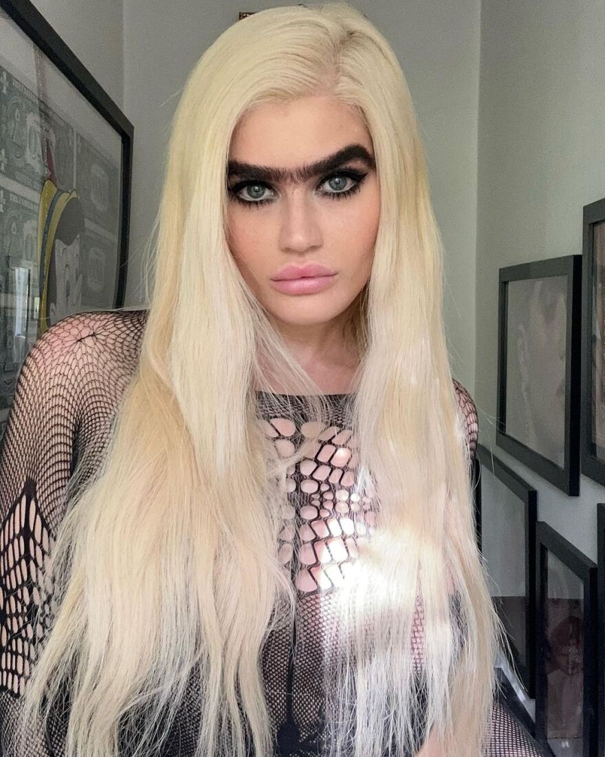 Σοφία Χατζηπαντελή: Έγινε ξανθιά