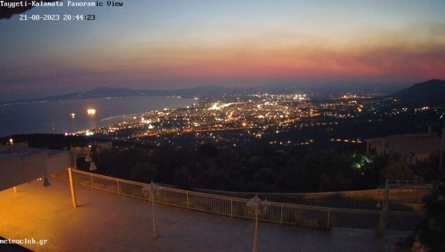 Φωτιές: 110.000 τετρ. χιλιόμετρα καλύπτει ο καπνός από τις πυρκαγιές το πρωί της Τρίτης