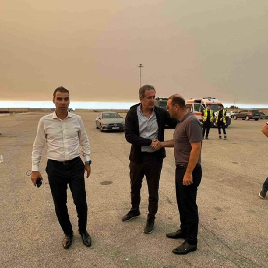 Φωτιά στην Αλεξανδρούπολη: Στο πλωτό νοσοκομείο το κυβερνητικό κλιμάκιο για τη μεταφορά των ασθενών