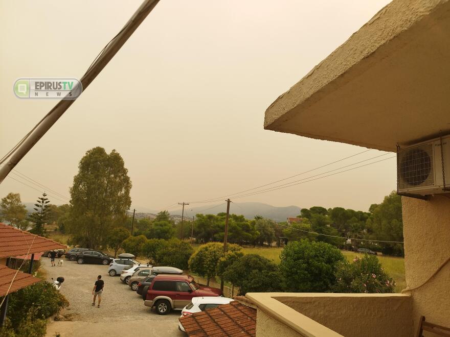 Φωτιές: 110.000 τετρ. χιλιόμετρα καλύπτει ο καπνός από τις πυρκαγιές το πρωί της Τρίτης