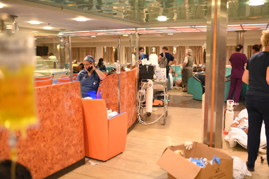 Φωτιά στην Αλεξανδρούπολη: Σε πλοίο στο λιμάνι ασθενείς του νοσοκομείου μετά την εκκένωση, σε τέντες τα σοβαρά περιστατικά - Δείτε βίντεο