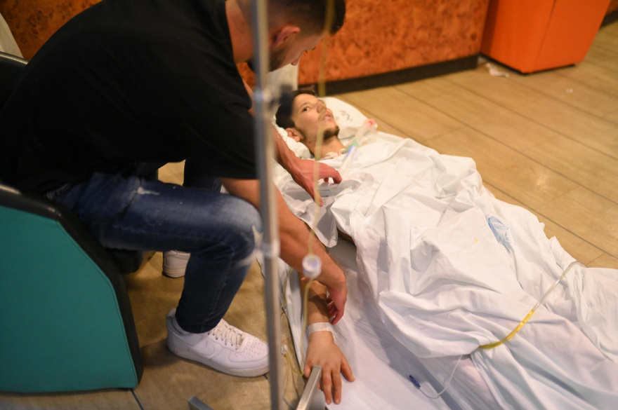 Φωτιά στην Αλεξανδρούπολη: Σε πλοίο στο λιμάνι ασθενείς του νοσοκομείου μετά την εκκένωση, σε τέντες τα σοβαρά περιστατικά - Δείτε βίντεο