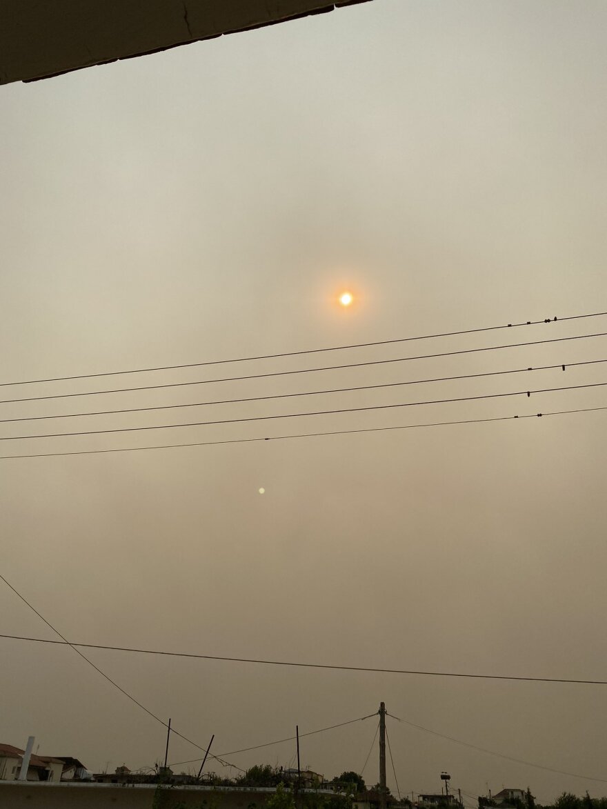 Φωτιές: 110.000 τετρ. χιλιόμετρα καλύπτει ο καπνός από τις πυρκαγιές το πρωί της Τρίτης