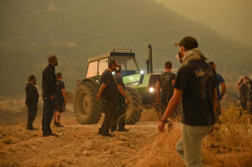 Φωτιά στην Αλεξανδρούπολη: Συγκλονιστικά βίντεο από την επέλαση της πυρκαγιάς