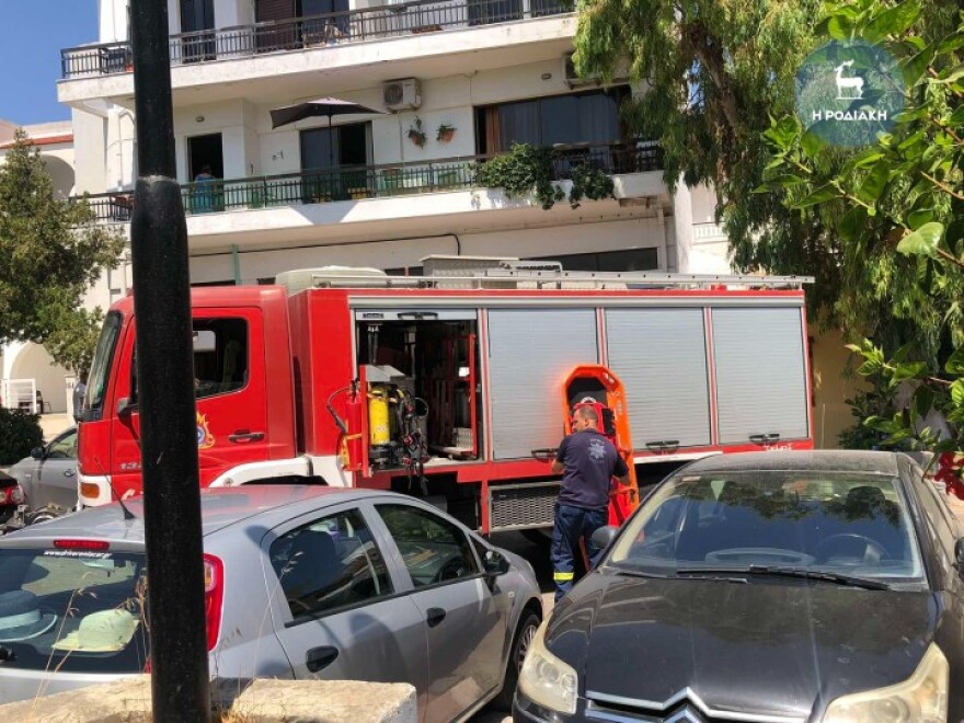 Ρόδος: Πτώση ατόμου από μπαλκόνι πρώτου ορόφου - Υποχώρησαν τα κάγκελα