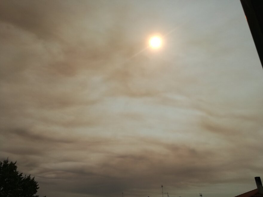 Φωτιές: 110.000 τετρ. χιλιόμετρα καλύπτει ο καπνός από τις πυρκαγιές το πρωί της Τρίτης