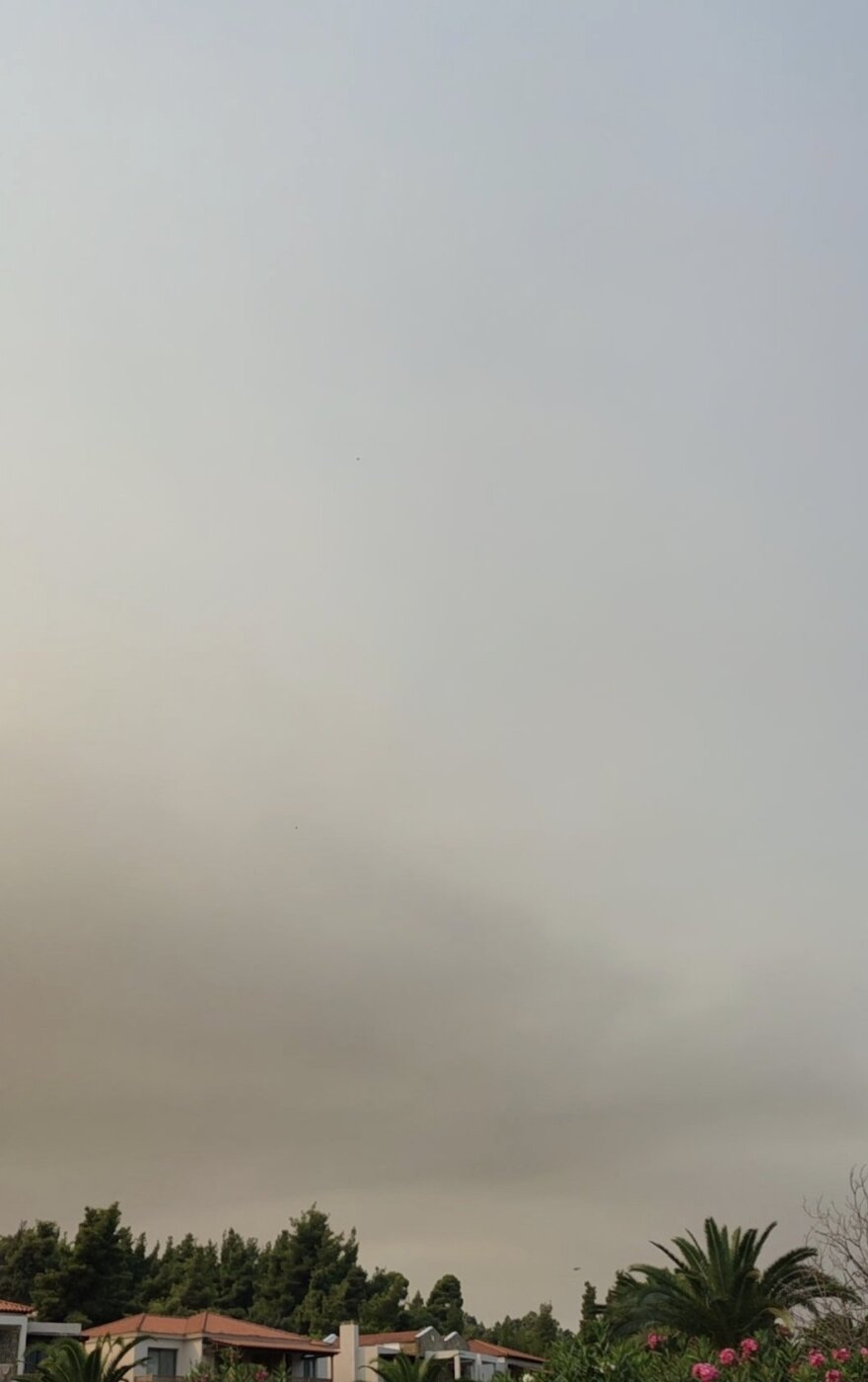 Φωτιές: 110.000 τετρ. χιλιόμετρα καλύπτει ο καπνός από τις πυρκαγιές το πρωί της Τρίτης