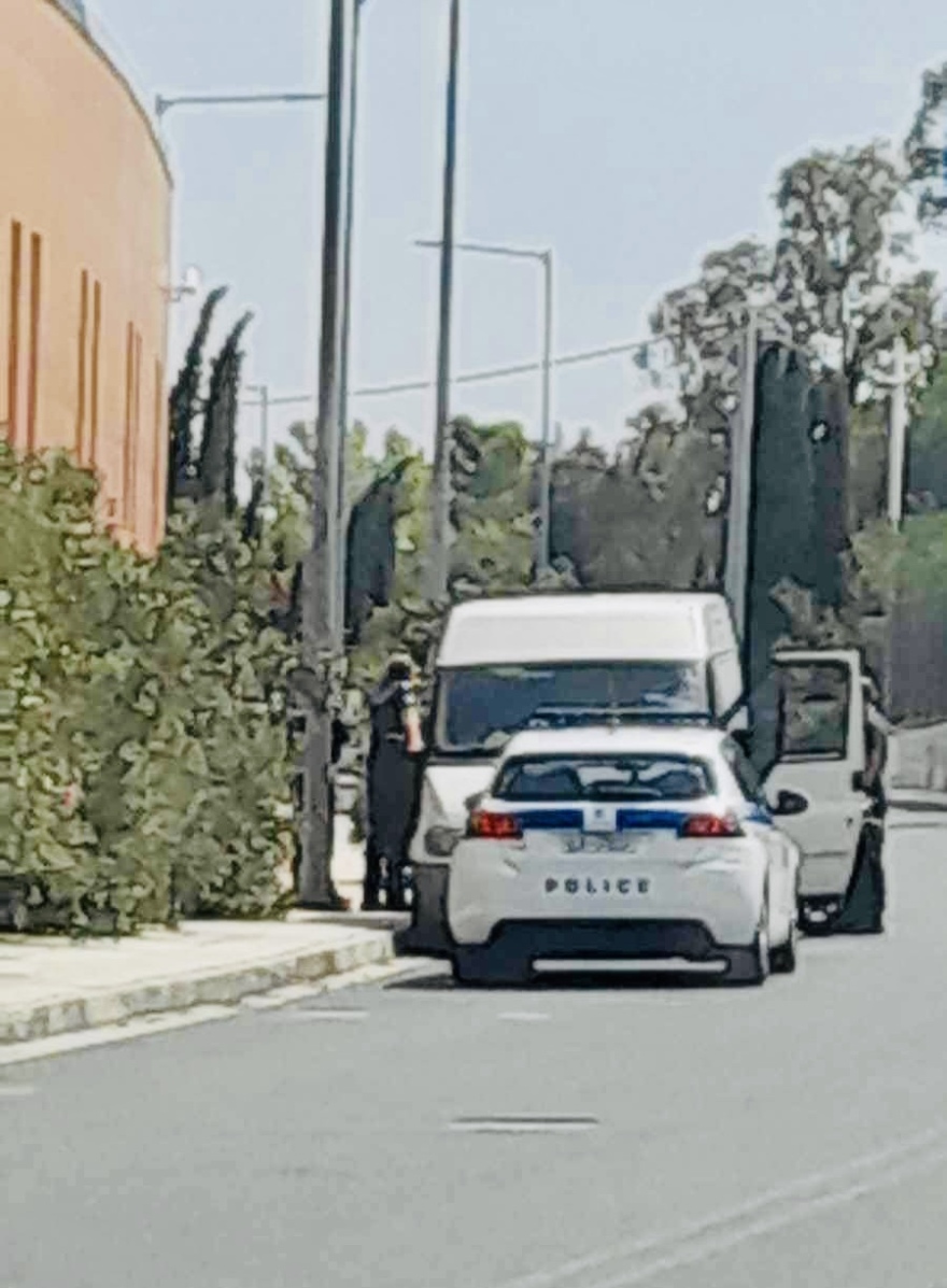 Μαρούσι: Καταδίωξη και χειροπέδες σε Ρομά μέρα μεσημέρι - Δείτε φωτογραφίες