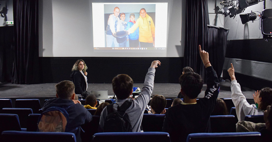 «Καρπός»: Τα παιδιά μαθαίνουν την έκφραση μέσα από τη γλώσσα του κινηματογράφου