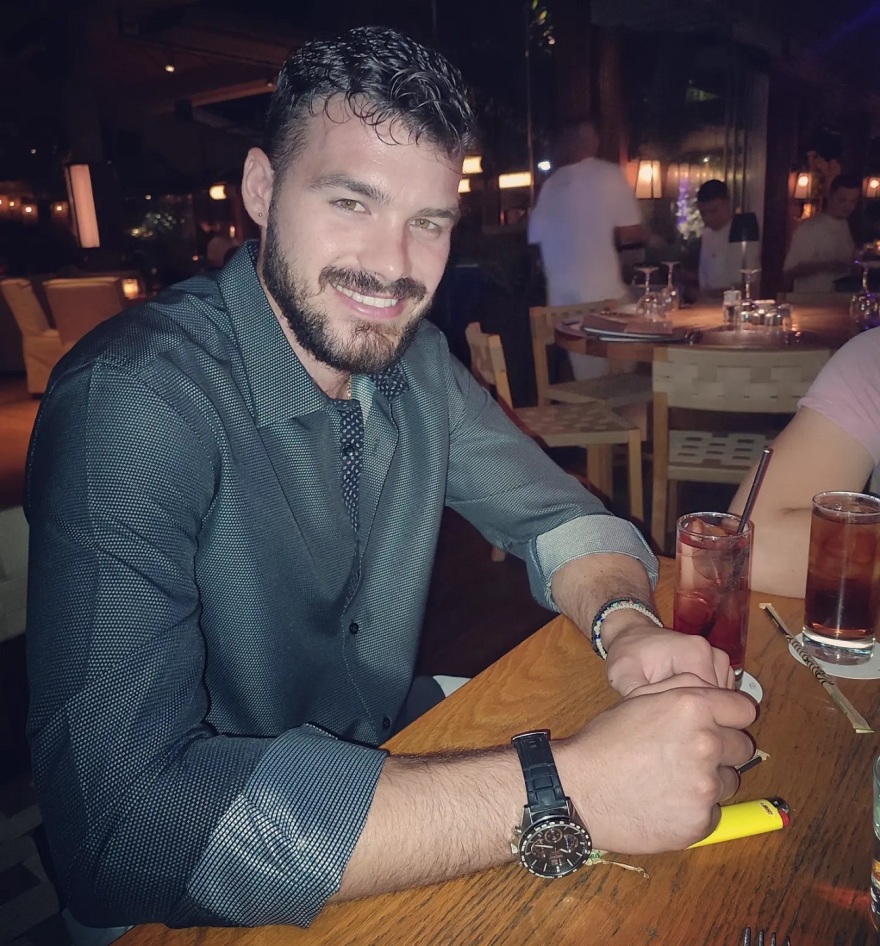 Φωτιά στην Πάρνηθα: Ο Λεωνίδας Ρόδης είναι ο άνθρωπος που έσωσε ζώα μέσα από το πύρινο μέτωπο - Δείτε φωτογραφίες