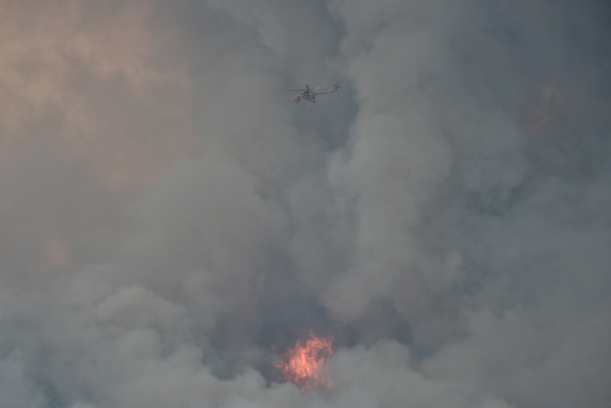 Φωτιά στην Πάρνηθα: Μάχη με τις φλόγες για να σωθεί ο Εθνικός Δρυμός