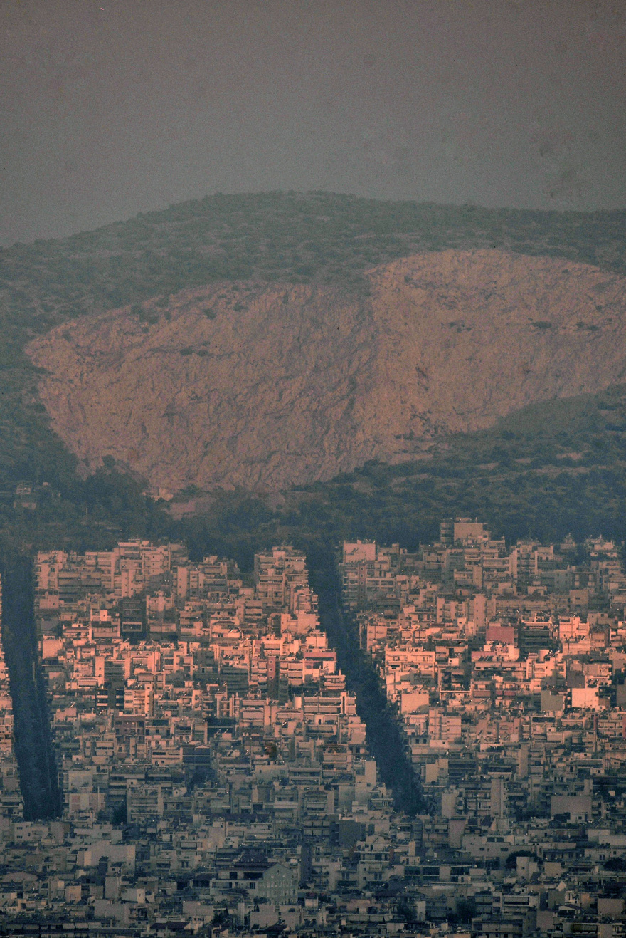Φωτιές - Eθνικό Αστεροσκοπείο: Ως και δεκαπλάσια τα επικίνδυνα σωματίδια  - Μυρίζει καμένο η Αθήνα