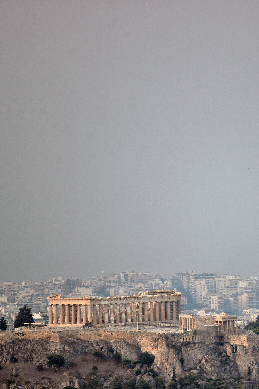 Φωτιές - Eθνικό Αστεροσκοπείο: Ως και δεκαπλάσια τα επικίνδυνα σωματίδια  - Μυρίζει καμένο η Αθήνα