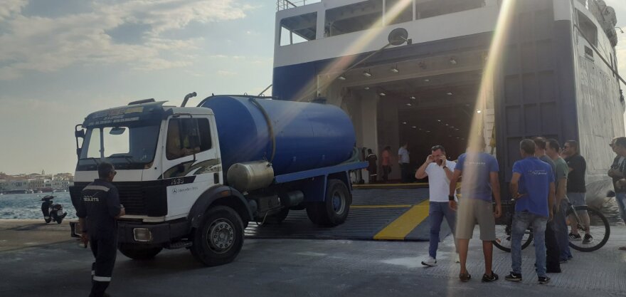 Σε ύφαλο προσέκρουσε το «Sporades Star» - Επέστρεψε με ασφάλεια στη Σύρο