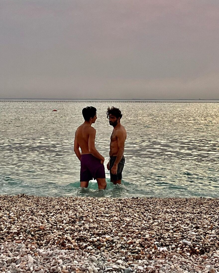 Έλενα Τοπαλίδου: Φωτογράφησε τον Νίκο Κουρή με τον γιο τους 