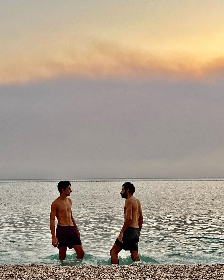 Έλενα Τοπαλίδου: Φωτογράφησε τον Νίκο Κουρή με τον γιο τους 